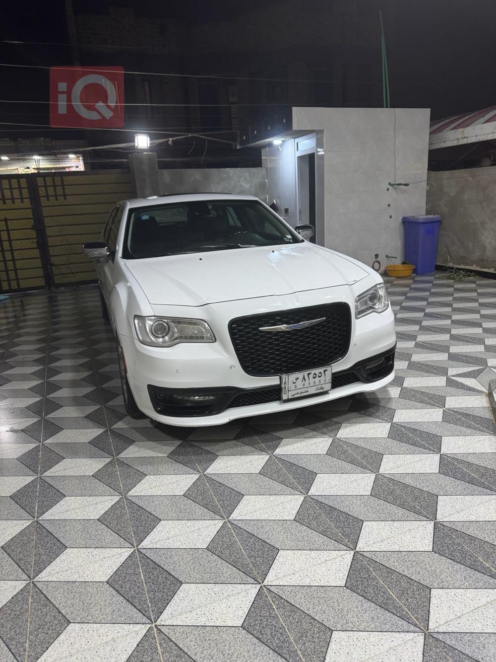 کرایسلەر 300
